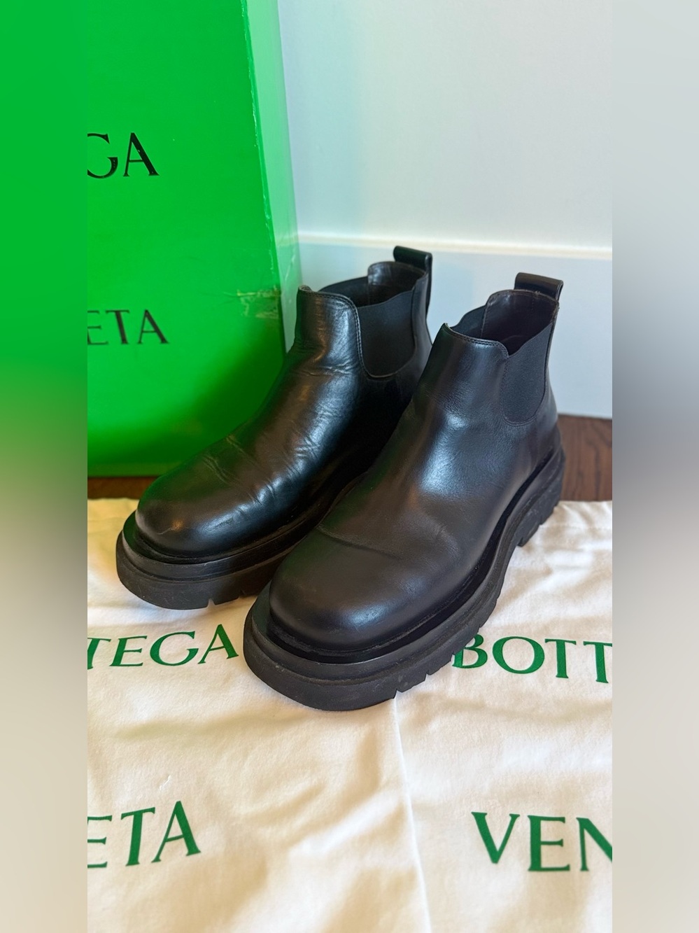 Bottega Veneta Women’s Black Leather Chelsea Boots